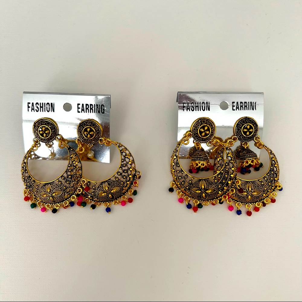 Set of 2 Fashion earrings metallic gold new without tags